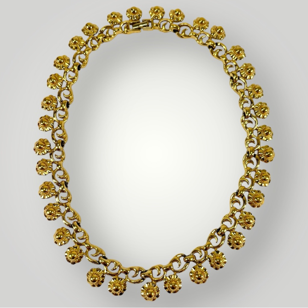 Vintage Floral Design Gold Tone Necklace Fold Over Clasp 16